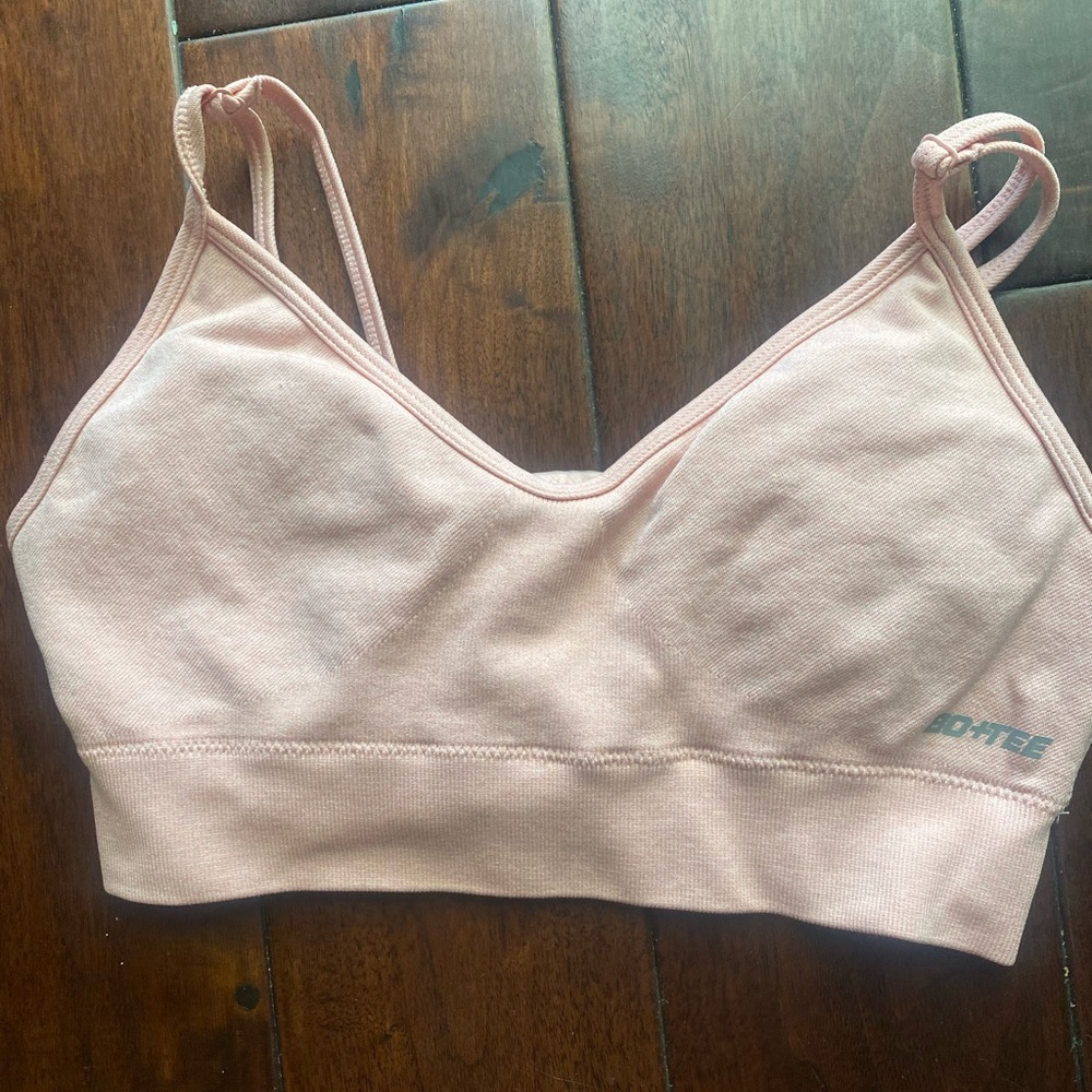 Bo and Tee sports bra peach color size medium